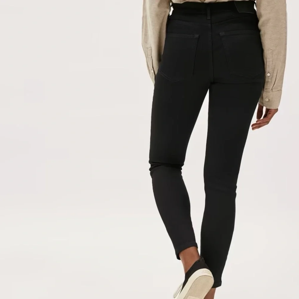 Everlane Black High Rise Skinny Jeans - Picture 4 of 8